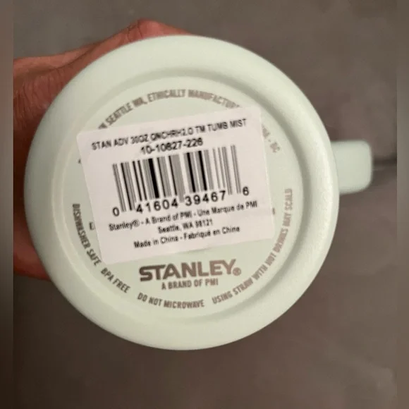 Stanley Quencher H2.0 30oz Tumbler NWT’s & Disney+More Straw Toppers Included - Picture 9 of 10